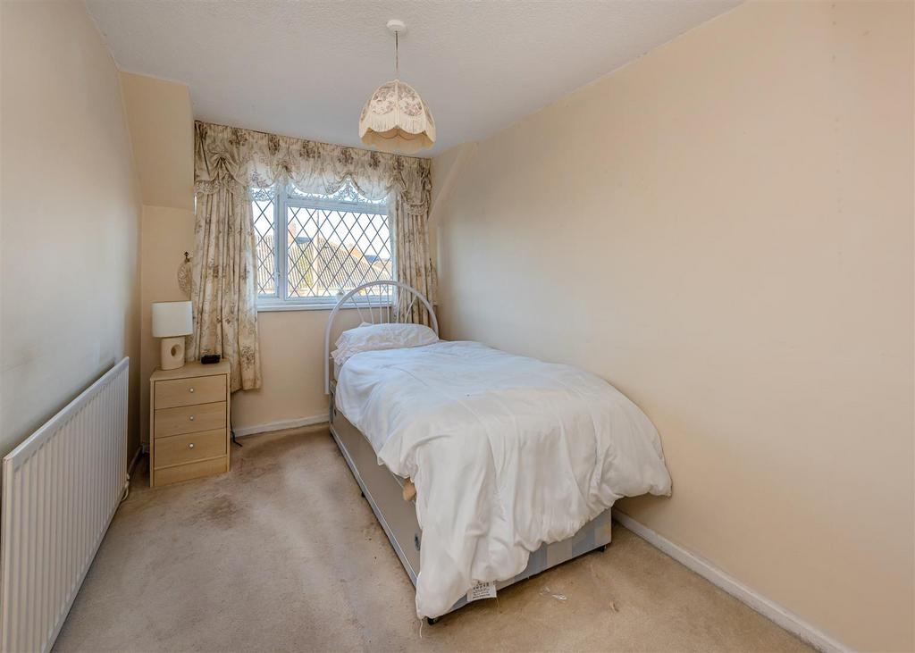 12 Kirkstone Crescent-bed3.jpg