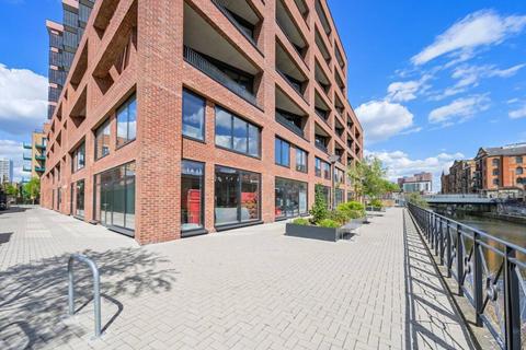 2 bedroom apartment for sale, Waters Edge Court, Bow