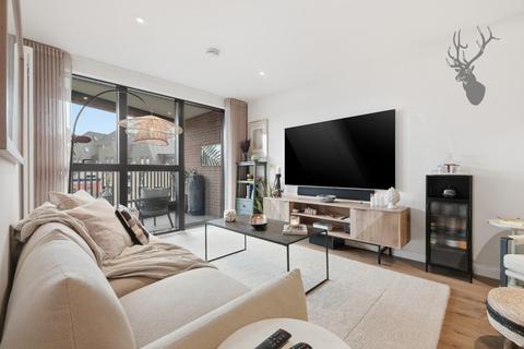 2 bedroom apartment for sale, Waters Edge Court, Bow