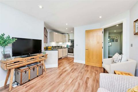 1 bedroom flat to rent, St. George Wharf, London SW8