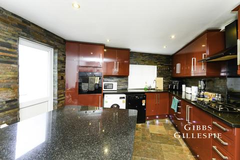 undefined, The Fairway, Ruislip, HA4