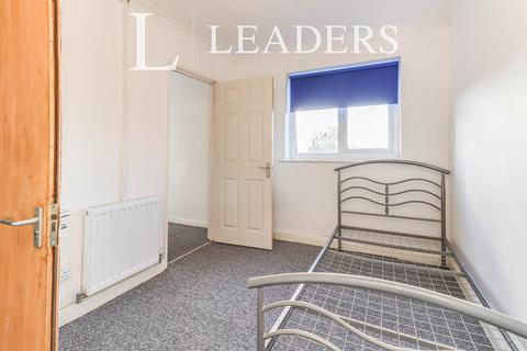 1 bedroom in a house share to rent, Frog Hall Garage, Frog Lane, Abenbury Road, LL13