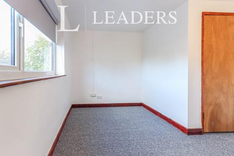 1 bedroom in a house share to rent, Frog Hall Garage, Frog Lane, Abenbury Road, LL13
