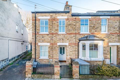 undefined, Winchester Road, St Margarets TW1