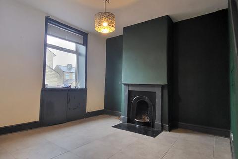 3 bedroom terraced house to rent, Garnett Street, Barrowford, BB9