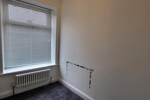 3 bedroom terraced house to rent, Garnett Street, Barrowford, BB9