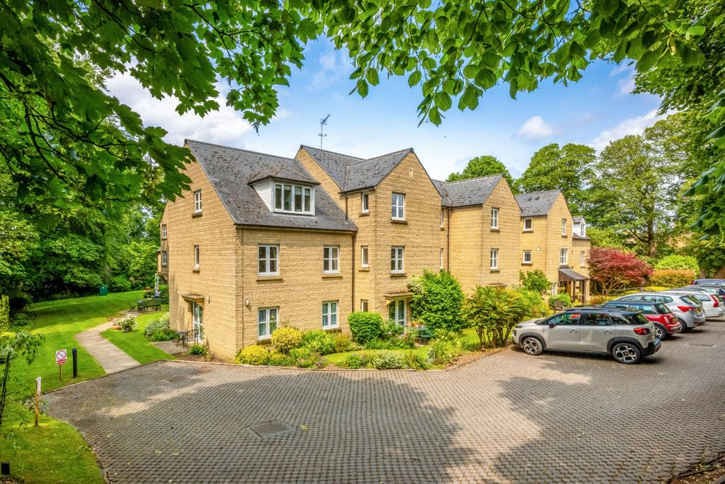 1 Bed Unfurnished Flat