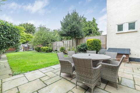 1 bedroom in a house share to rent, Franklin Passage London SE9