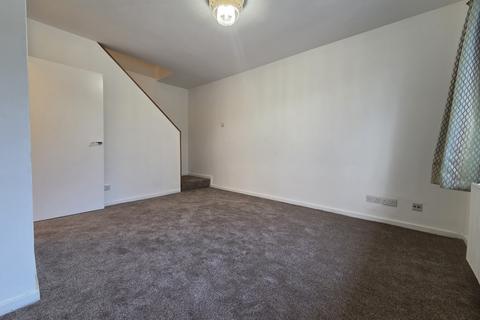 2 bedroom flat to rent, Hartley House, Ballards Lane, Finchley Central, London N3