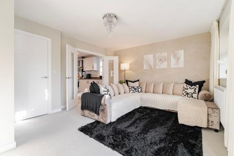 3 bedroom end of terrace house for sale, Buckingham Close, Carbrooke