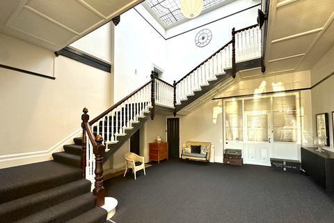 2 bedroom flat to rent, Douglas Avenue, Exmouth EX8