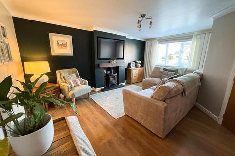 3 bedroom detached house for sale, Chambers Grove, Sheffield, S35