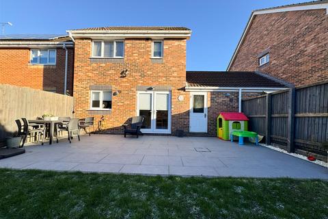 3 bedroom detached house for sale, Chambers Grove, Sheffield, S35