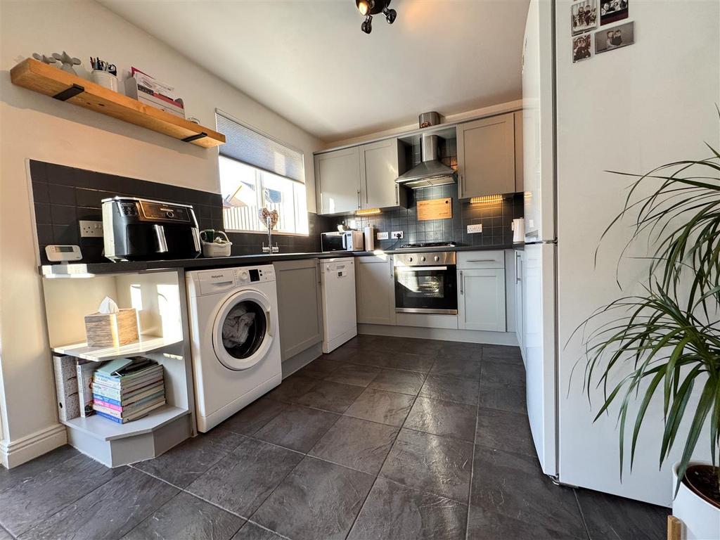 Dining kitchen