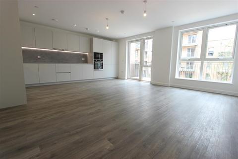 2 bedroom apartment to rent, Larch Way, Oakwood, N14