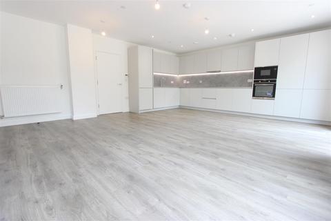2 bedroom apartment to rent, Larch Way, Oakwood, N14