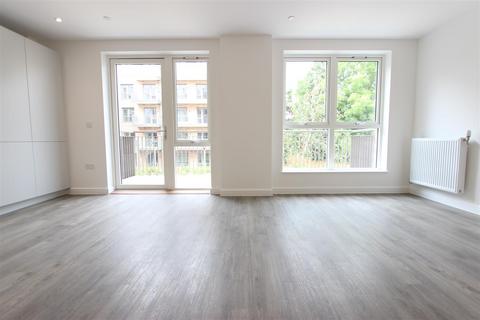2 bedroom apartment to rent, Larch Way, Oakwood, N14