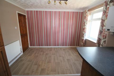 2 bedroom semi-detached house to rent, Eastdale Close, Bedford, MK42 8LY