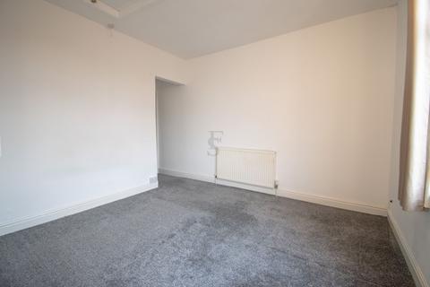 2 bedroom terraced house to rent, Regent Street, Oadby