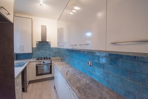 2 bedroom terraced house to rent, Regent Street, Oadby