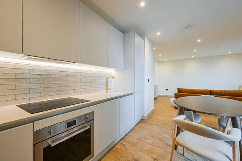 2 bedroom flat to rent, Walthamstow Central, Walthamstow, E17