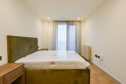 2 bedroom flat to rent, Walthamstow Central, Walthamstow, E17