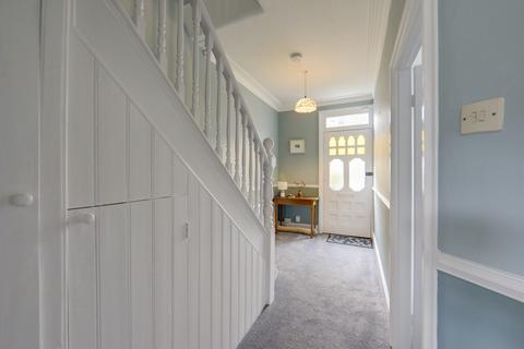 3 bedroom terraced house to rent, Chalcroft Road, London, SE13
