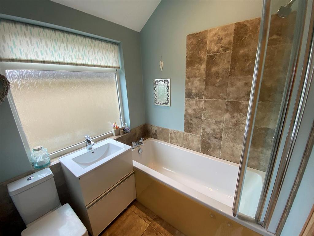 170 long road bathroom.jpg
