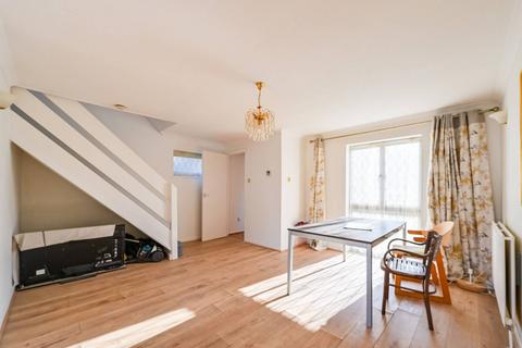 Wilde Place, London, N13, Palmers Green, London, N13