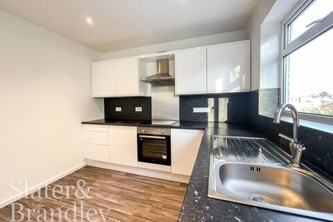 3 bedroom terraced house to rent, Hickling Road, Nottingham, NG3 6GU
