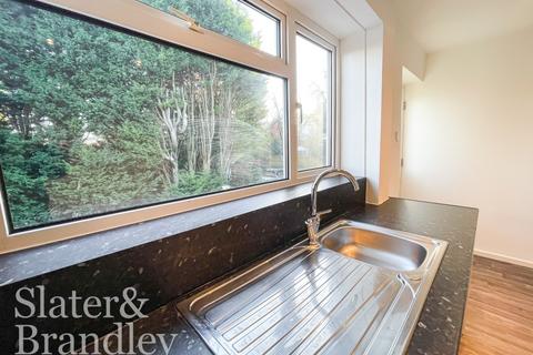 3 bedroom terraced house to rent, Hickling Road, Nottingham, NG3 6GU