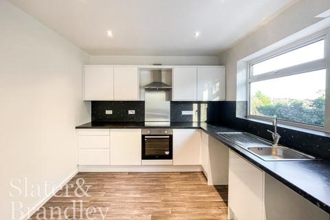 3 bedroom terraced house to rent, Hickling Road, Nottingham, NG3 6GU