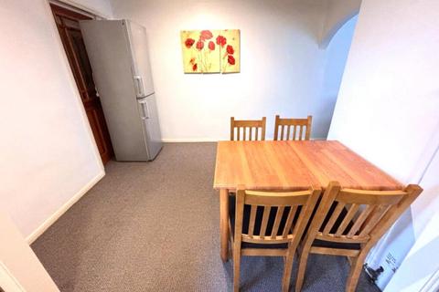 undefined, Golf Rd, London, W5