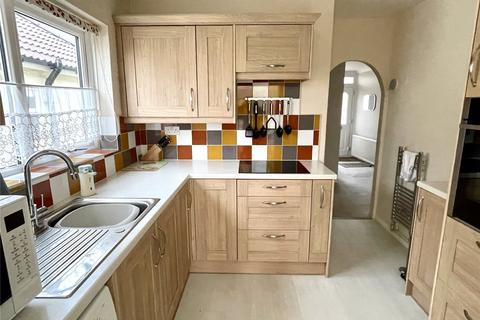 2 bedroom bungalow for sale, Leslie Road, Rayleigh, Essex, SS6