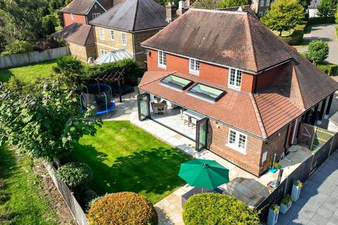 5 bedroom detached house for sale, Hine Close, Coulsdon, CR5 1RN