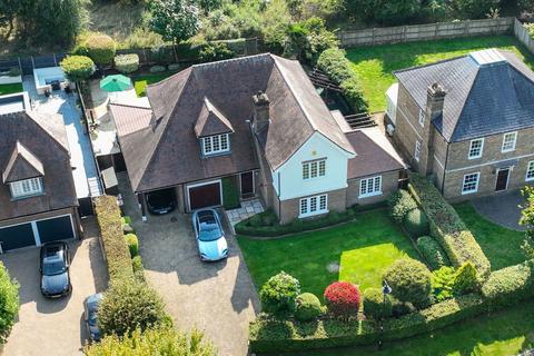 5 bedroom detached house for sale, Hine Close, Coulsdon, CR5 1RN