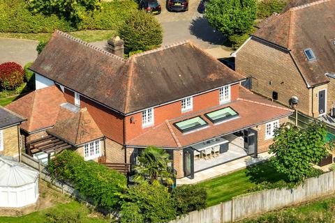 5 bedroom detached house for sale, Hine Close, Coulsdon, CR5 1RN