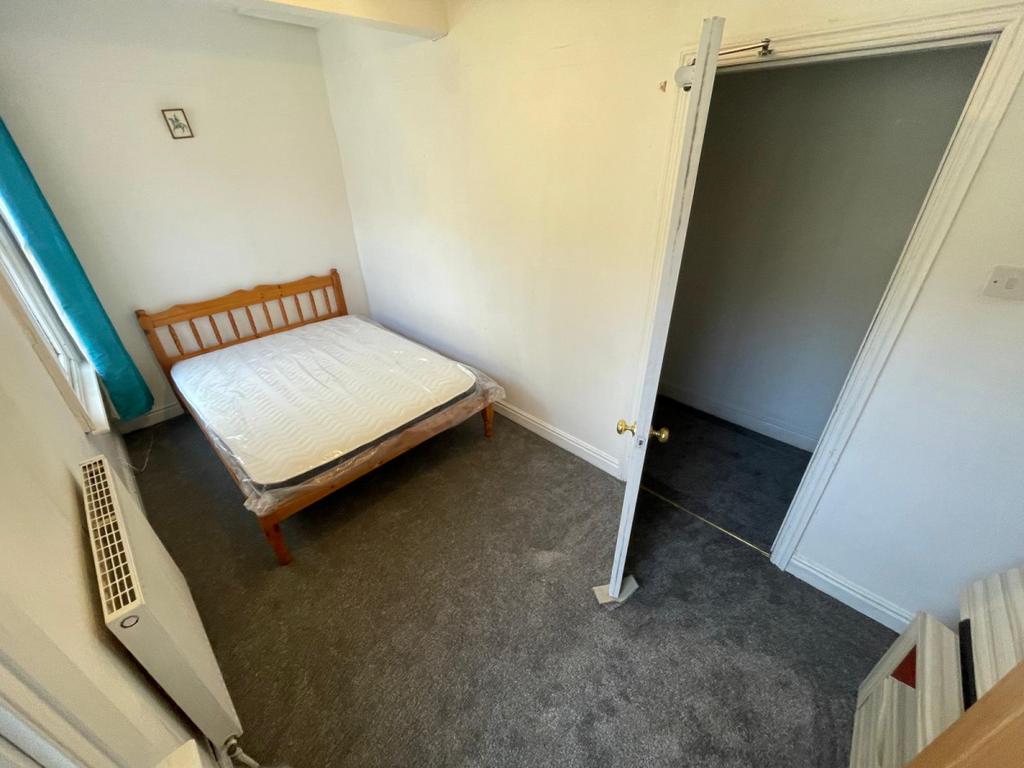Flat 5, 3 Stanley Terrace