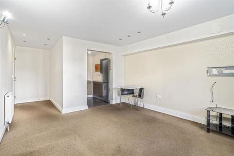 2 bedroom apartment for sale, Sanderstead Road, South Croydon, London, CR2 0LY