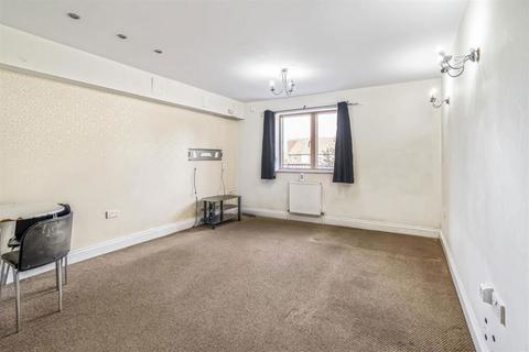 2 bedroom apartment for sale, Sanderstead Road, South Croydon, London, CR2 0LY