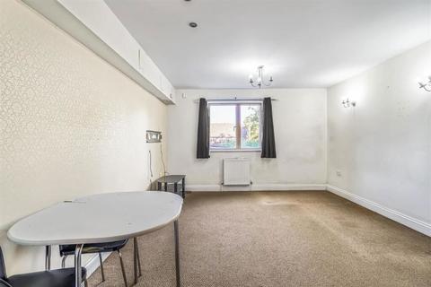 2 bedroom apartment for sale, Sanderstead Road, South Croydon, London, CR2 0LY