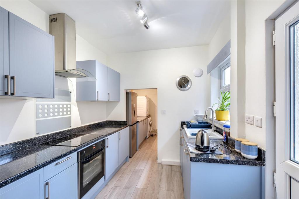Kitchen 1.jpeg