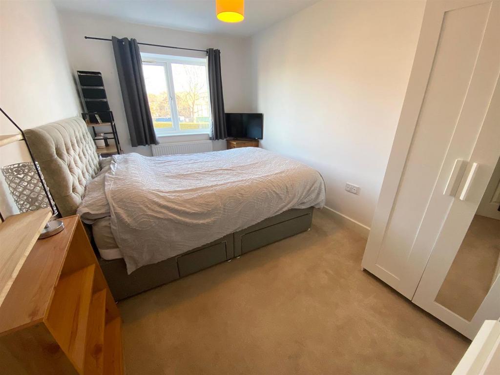 Bed 1.jpg