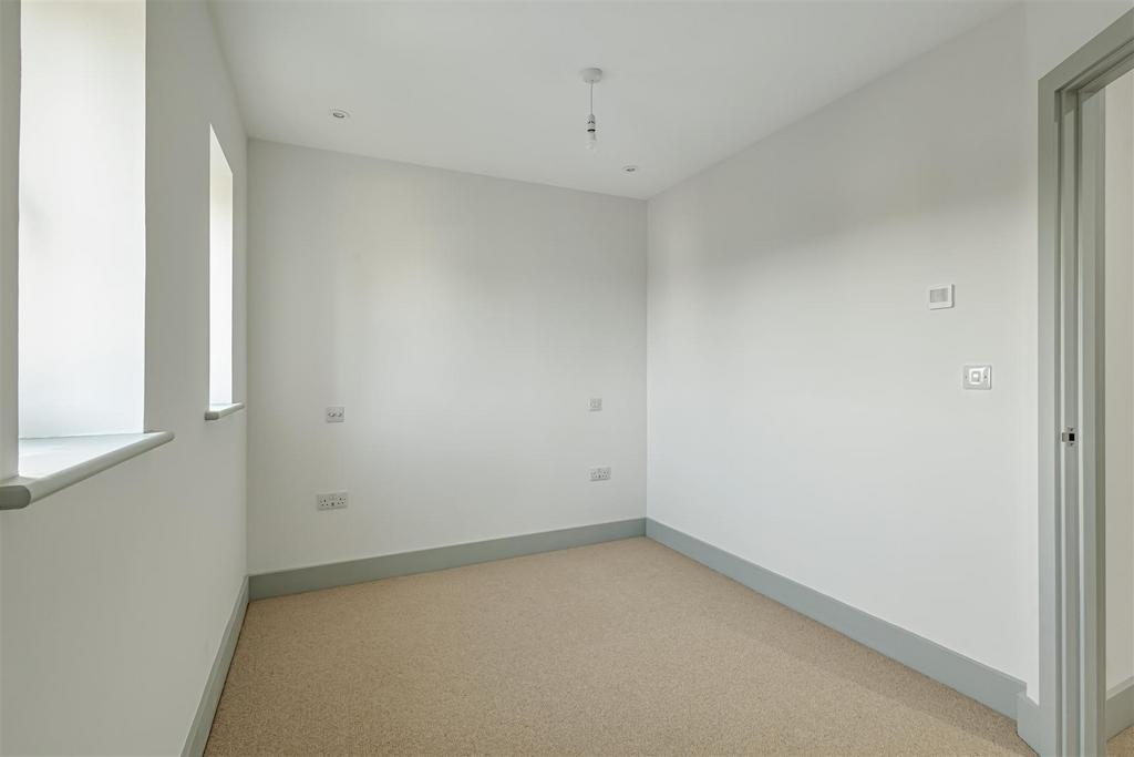 4 Saxon Drive (12).jpg