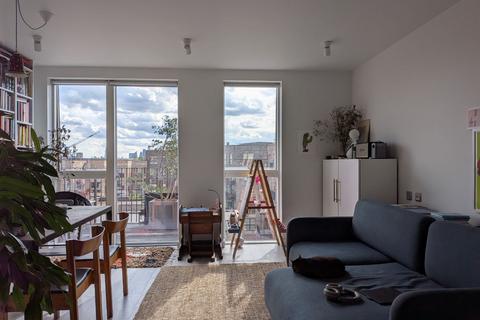 1 bedroom flat for sale, Waterden Road, London E20
