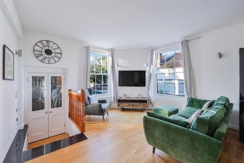 2 bedroom flat for sale, Woodcote Road, Epsom