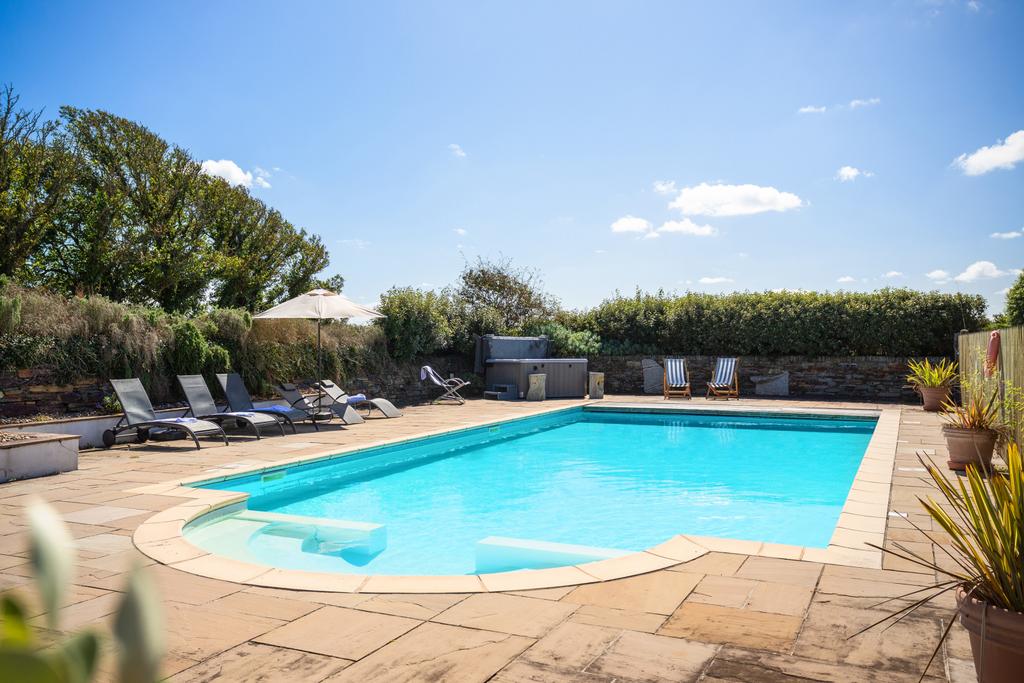Enjoy shared use of a heated pool and jacuzzi