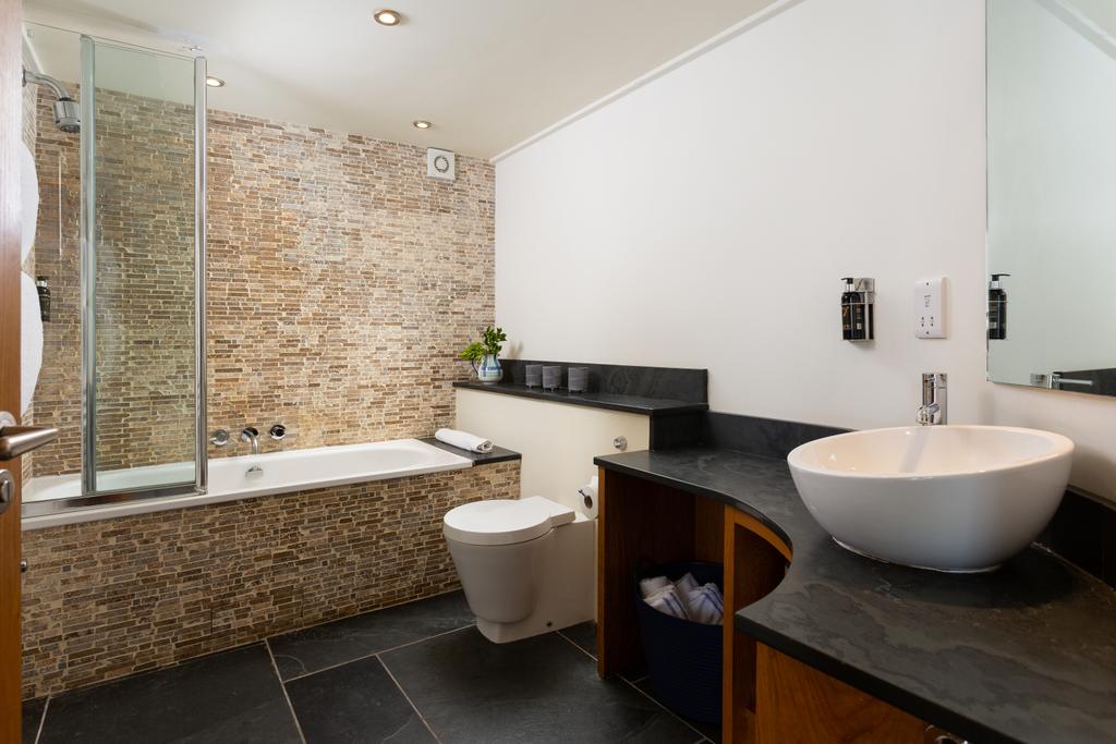The generous family bathroom