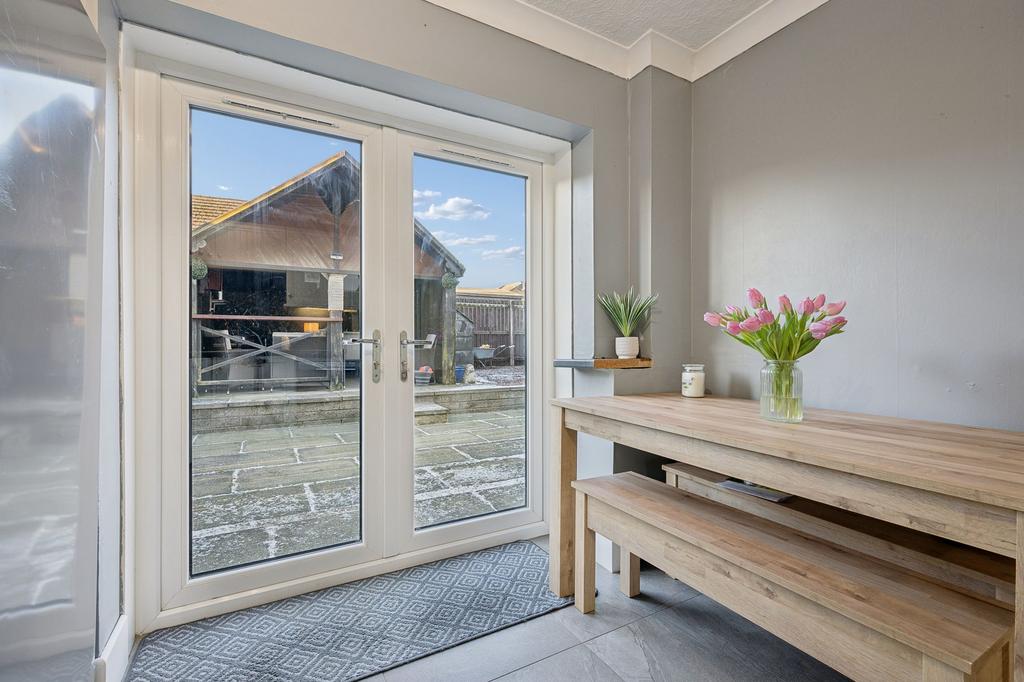 Kitchen/ Dining Room