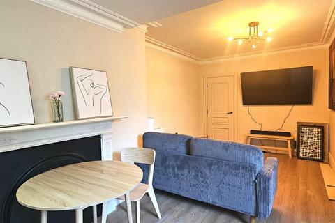 3 bedroom flat to rent, Chapel Place, Ramsgate